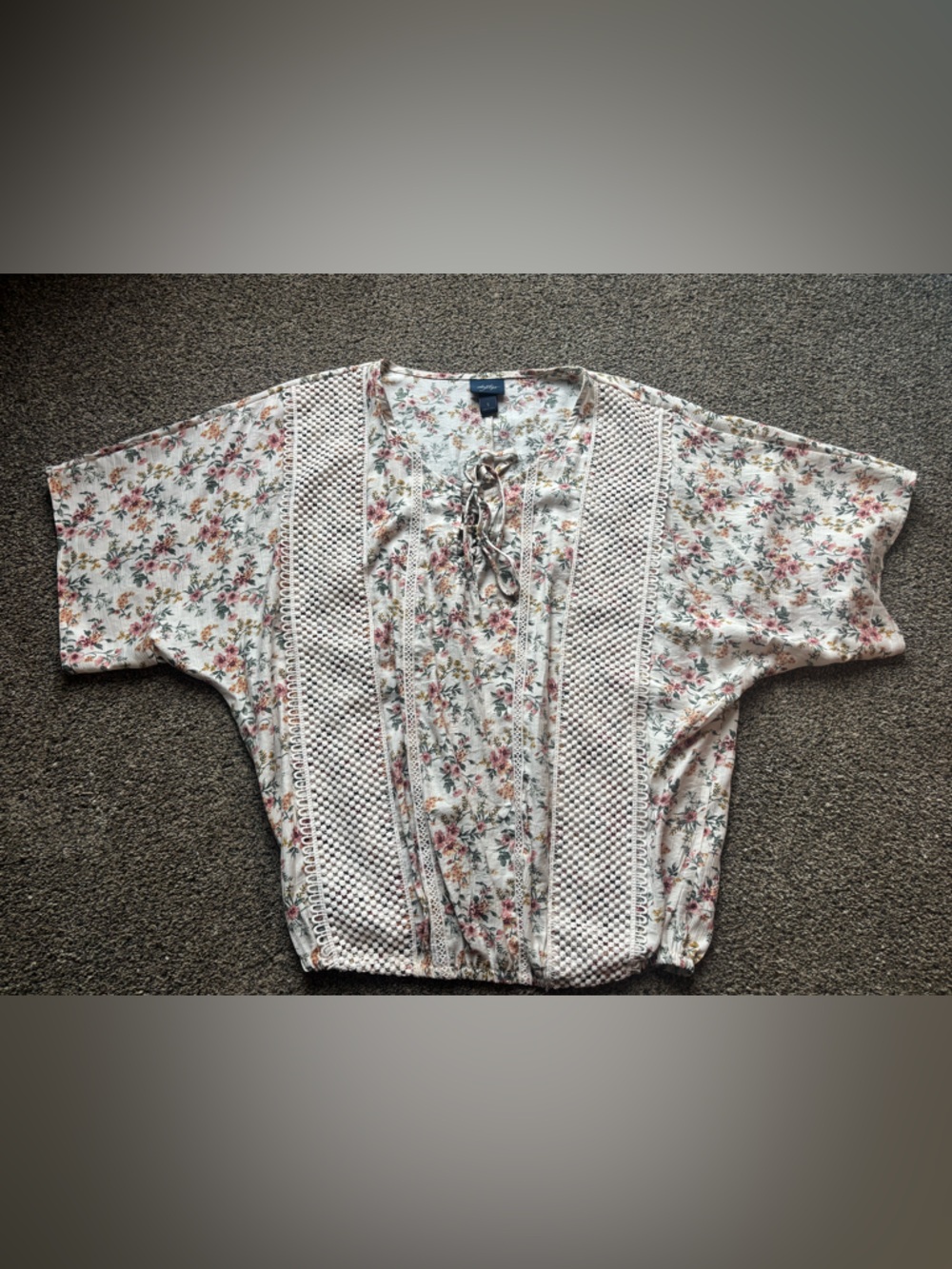Daytrip Cream Floral Lace-Accent Tie-Front Blouse